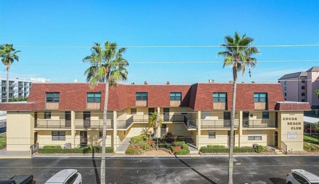 Affordable ONE BR Main Floor Condo RIGHT ON THE BEACH w/KING Bed & Heated POOL!