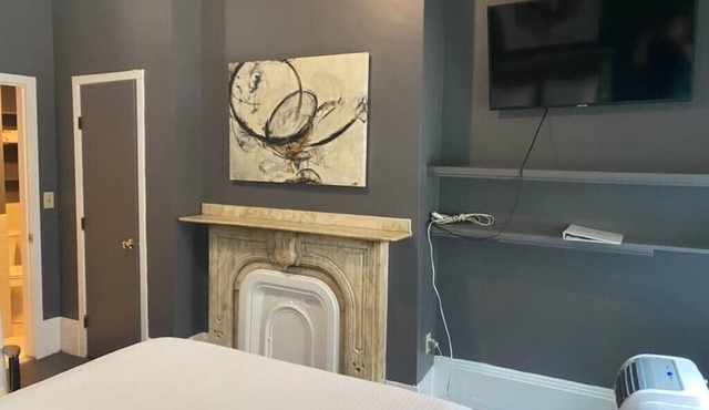 Affordable & Simple Chic Studio