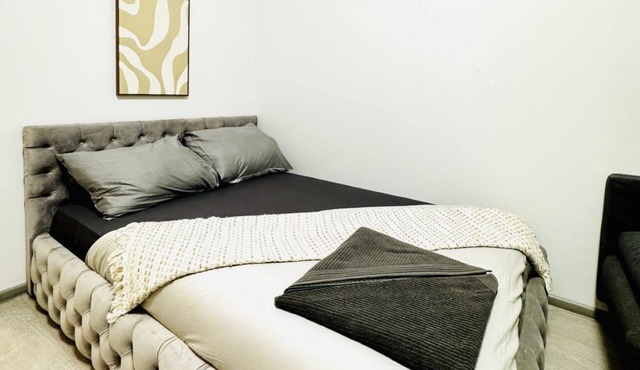 Affordable Studio Apt. w/Kitchen 7-Min Ottakring