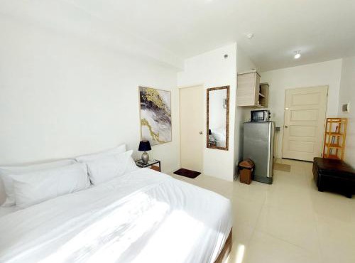 Affordable Stylish & Cozy Walk Up Condo