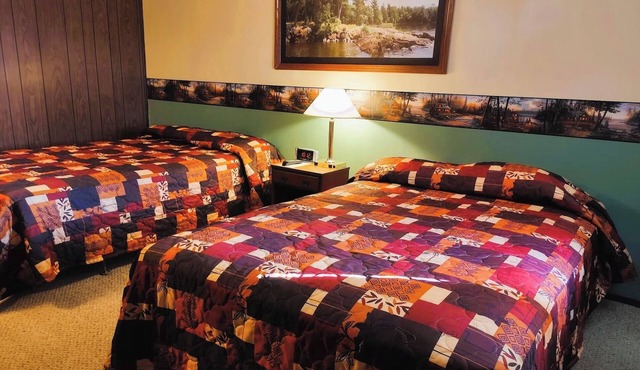 Affordable Comfort with Breakfast Near Scenic International Falls & Top Spots