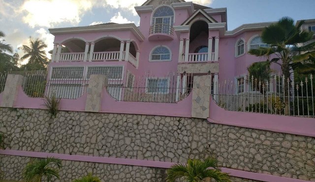 Affordable vacation room rentals in beautiful Jamaica.