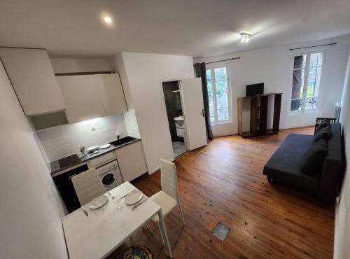 Agréable et vaste Studio à 350 M de Paris