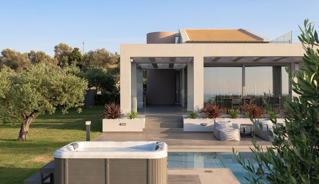 Agrielia Villa II, Graced by Heated Spa Whirlpool