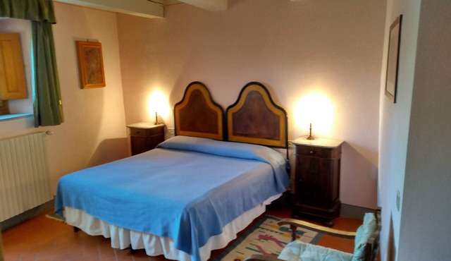 Agriturismo Montereggi - apartment for 2/3 people with garden and swimming pool