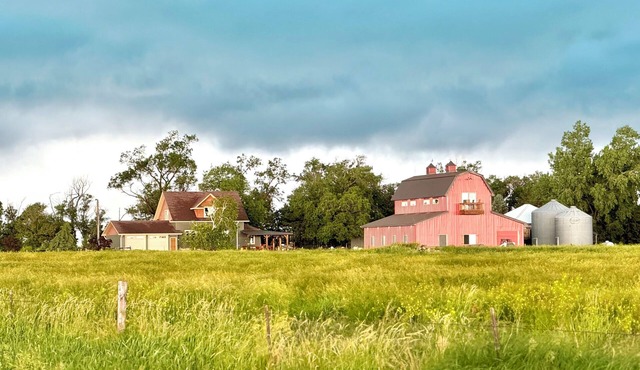 -AH Barn has very unique accommodations with great views in the SD prairie. .
