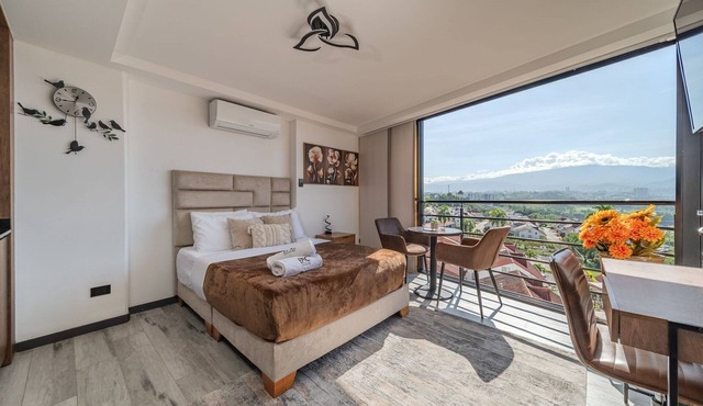 |Ahead| Panoramic Loft with parking and AC