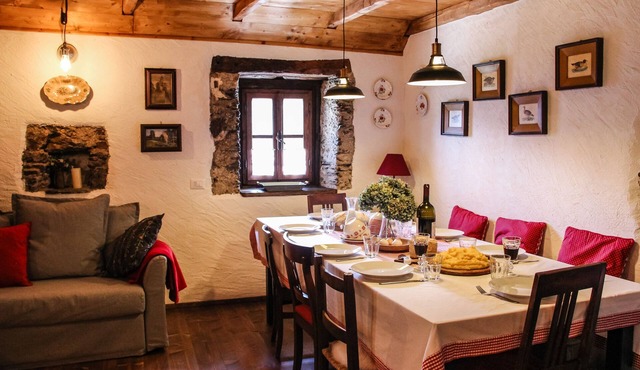 Aigaron, the vacation home for those who love trekking, nature and silence.