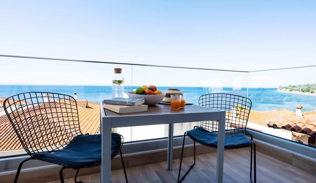 Aiora Suites