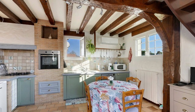 Air-conditioned Naturma Cottage with Pool