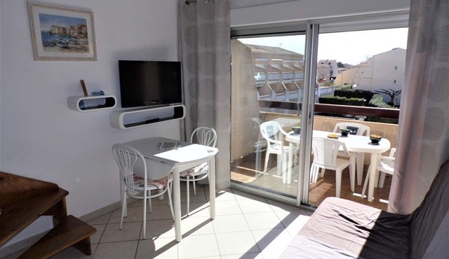 Air-Conditioned Loft with Terrace & Pool, Sleeps 6