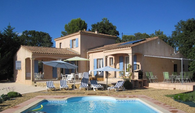 Air conditioned villa, 800m from the Pont du Gard, 6km of uses, 20 km from Avignon and Nîmes