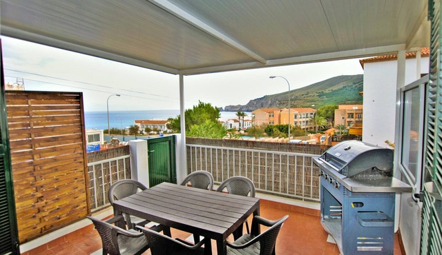 Air-Conditioned Apartment with Seaview, Terrace & Wi-Fi; Parking Available