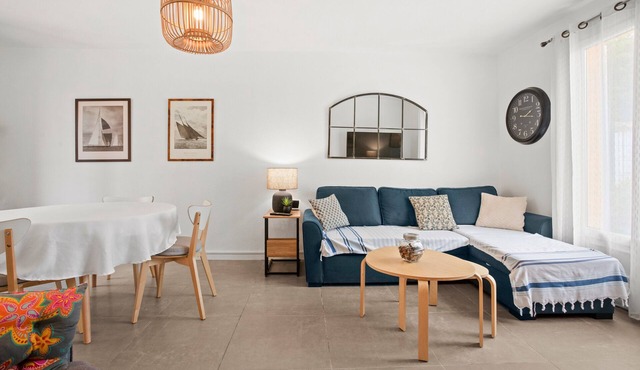 Air-conditioned Accommodation in Cogolin for 6, Near St Tropez