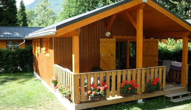 Air-conditioned chalet for 4 to 5 people - 4 people included in the price