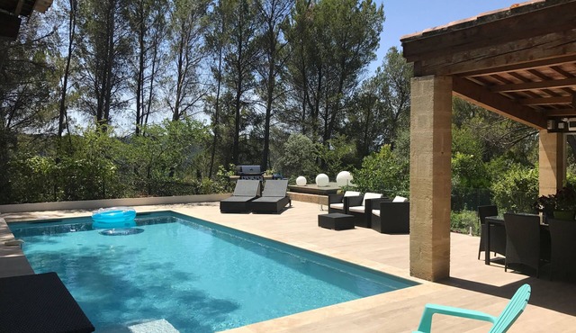 Air-conditioned villa - Walking distance from downtown Aix - 10 pers. - Heated swimming pool