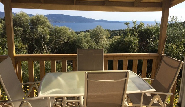 Air-conditioned mobile home facing the Gulf of Valinco 10 minutes from the beach
