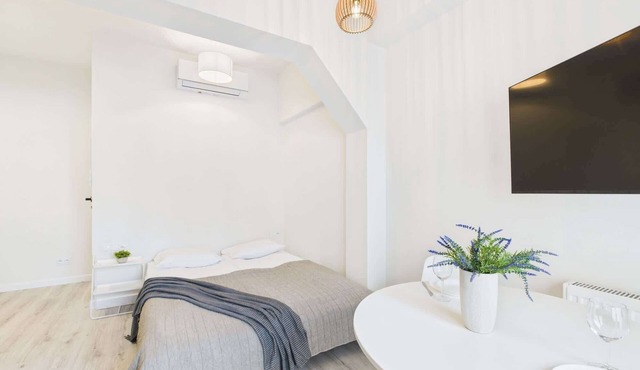 Air-conditioned Studio with Balcony | 500 m to Metro