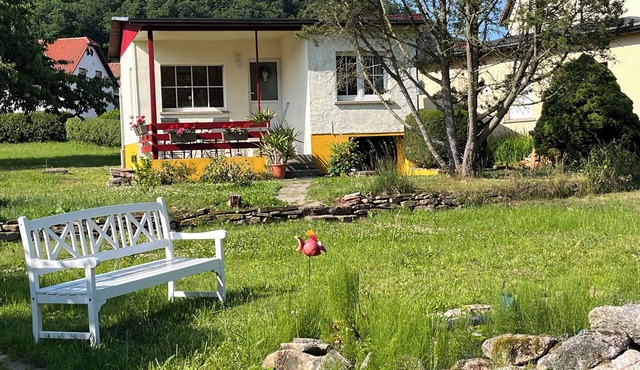 Air-conditioned vacation home on the Rennsteig with a terrace and large garden