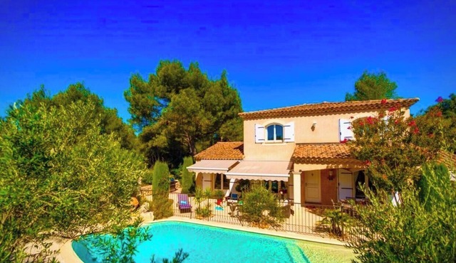 Air-conditioned villa with private pool 5km from Avignon center