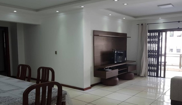 Air conditioning in 3 bedrooms, barbecue, 1 parking space, 1 block from the sea.