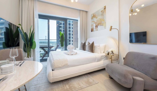 AirDXB - Quiet Elegance Studio Living Near Burj Khalifa in Azizi Riviera