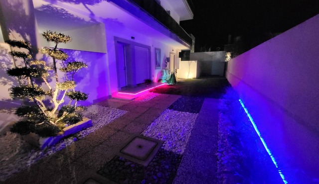 AIRPORT NOA MODERM HOME