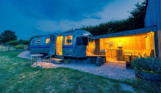 Airstream, Devon Hideaways - a shepherds hut that sleeps 2 guests in 1 bedroom