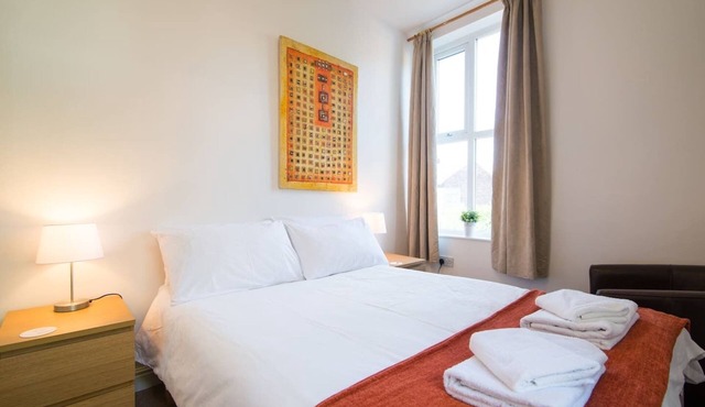 Airy Spacious Flat in the heart of Cosmopolitan West Didsbury