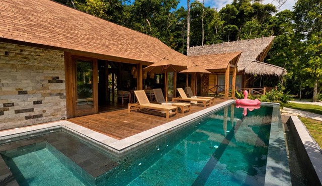 AKUA VILLAS Mentawai