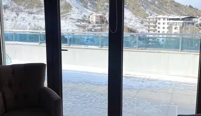 Alacaatlı Suit