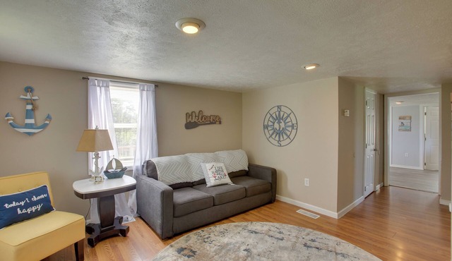Albany Family Lake Getaway Near State Parks!