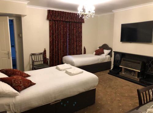 Albany Hotel