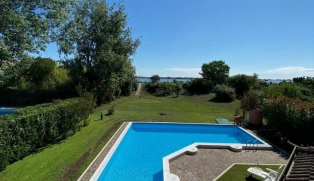 Albarella villa with sea view and pool