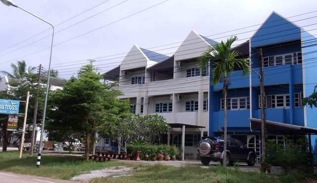 Albatross Guesthouse Thungwualaen Beach