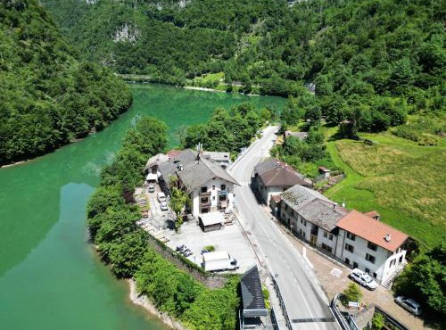 ALBERGO AL LAGO