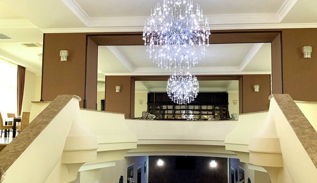 Albert Hotel & Restaurant