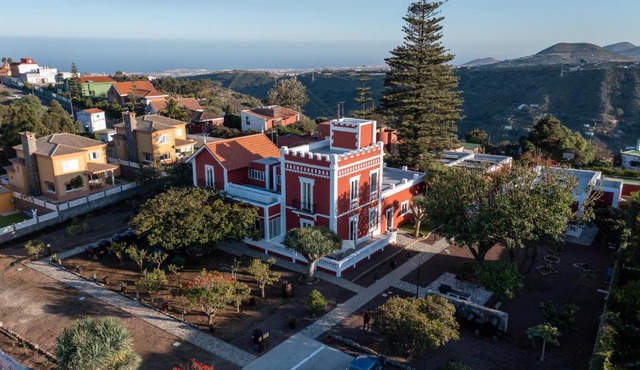 Albor Suites