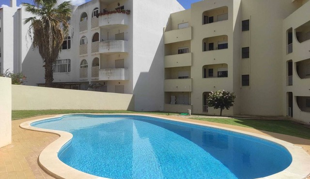 Albufeira. Apartment appreciated by tenants from several countries. (66 reviews)