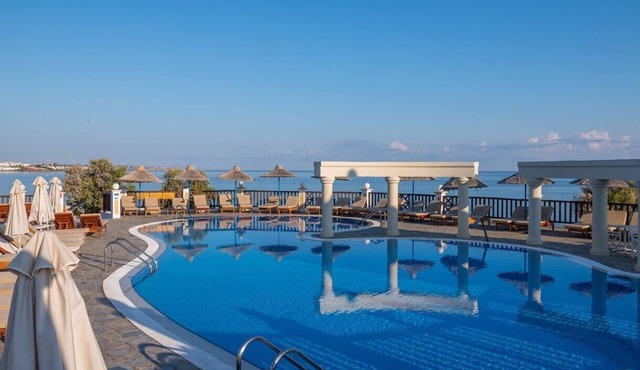 ALEXANDER BEACH HOTEL & VILLAGE RESORT, the quiet, green beach front oasis Malia