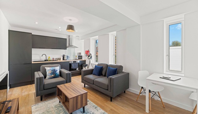 Alexandra House by Guestz