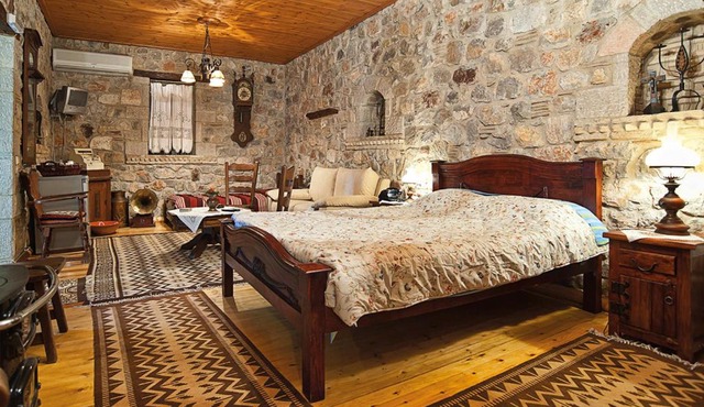 Alexandros Pension