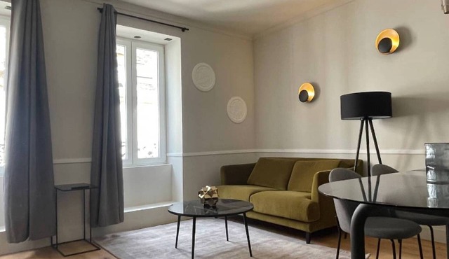 Alfred Suites is an elegant, upscale residence ideally located in the vibrant he