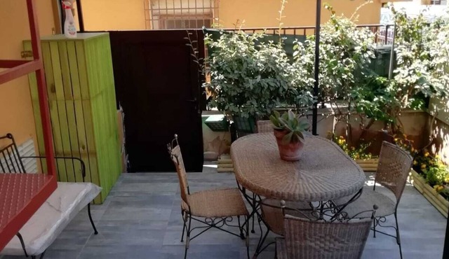 Alghero: Casa del Sole: Trivano Fronte Spiaggia Lido S. Giovanni con Giardinetto