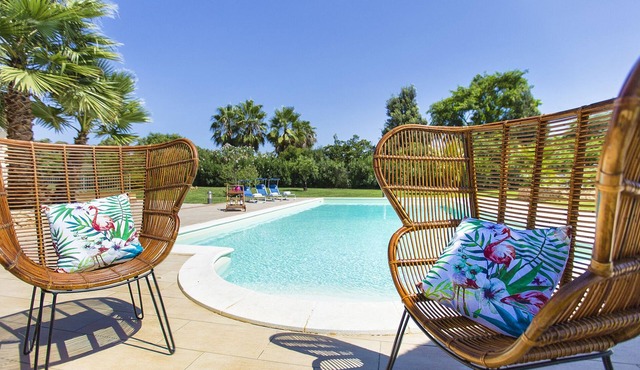 Alghero Villa for 8/10 people, with 4 bedrooms, 3 bathrooms, swimming pool and tennis court