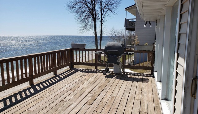 Algoma Beach Motel
