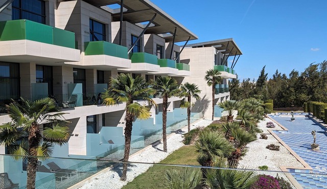 Algorfa Townhouse with communal pool