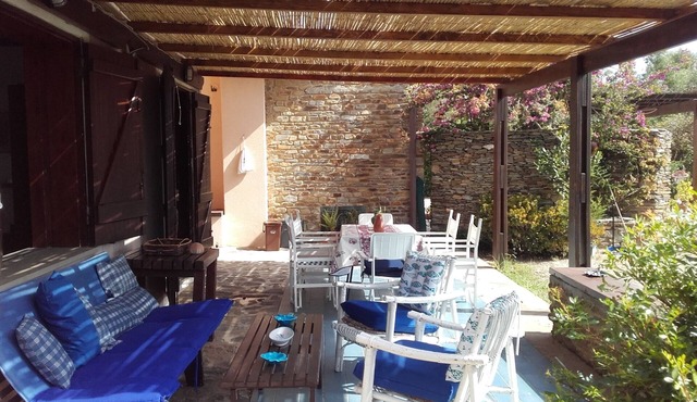 Alicia Villa near the sea. 3 bedrooms, 2 bathroom. Up to 6 people sleep.