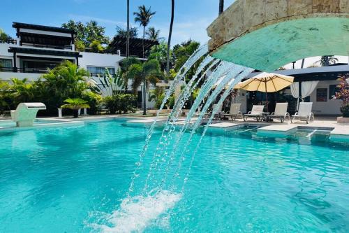 Aligio Beachfront Resort & Spa
