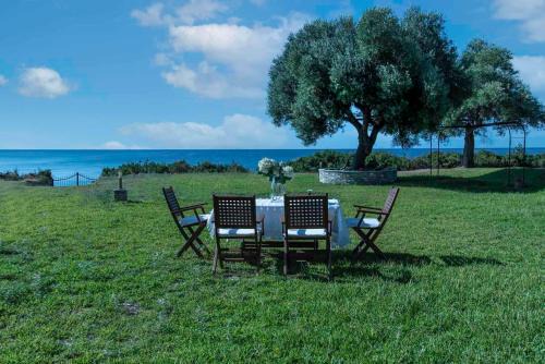 ALKEA beachfront apartment Moles Kalives Halkidiki